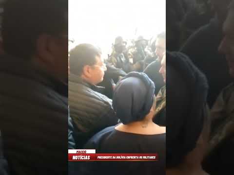 Presidente da Bolívia enfrenta militares no Palácio do Governo