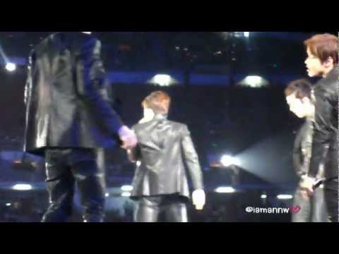 [FANCAM] 120407 2PM - Hands Up (Wooyoung) @ MBC Korean Music Wave in BKK 2012