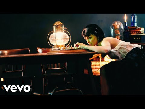 TS Graye - Green Light (Lyric Video)