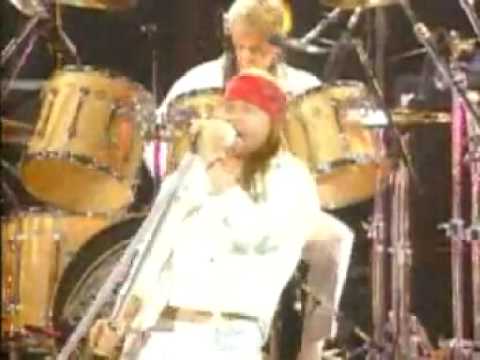 Guns N Roses Queen Sing We Will Rock You.
