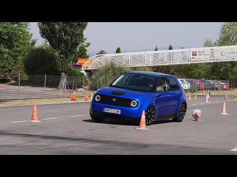 Honda e 2020 – Maniobra de esquiva (moose test) y eslalon | km77.com