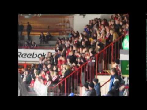 Sinuhe Wallinheimo huudattaa yleisöä II