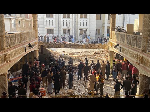Pakistan : explosion meurtrière à Peshawar dans une mosquée du QG de la police • FRANCE 24