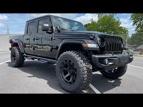 2.5" Lifted Jeep Gladiator Apex Edition on 35s Black 2021 Oscar Mike Review