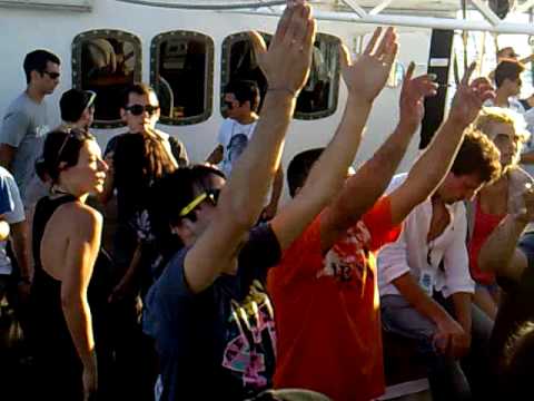 Groove Boat @ Lisbon Dj Gilvaia Playing 06.06.2010 9/10