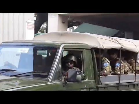 ভুয়া ভুয়া জনগণের ধিক্কারে পালাচ্ছে সেনাবাহিনী