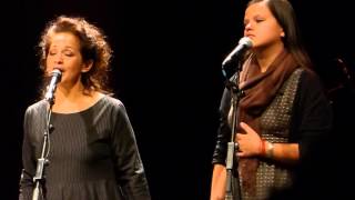 Perla Batalla and Eva, Batalla Mann sing Hallelujah, Barcelona March 13th 2015