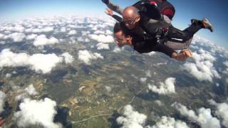 preview picture of video 'Jean-Michel VILA - Saut en parachute  en tandem à 4000m à Lalbenque'