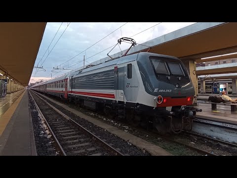 IC 757 Torino-Lecce con la E464 Intercity in partenza da Torino Porta Nuova