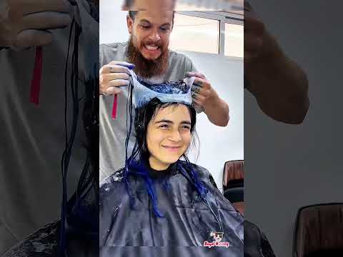 Cô gái nhuộm tóc xanh để chinh phục người mình thích 😱
