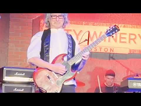 Barry Goudreau's  Engine Room   Hitch a Ride