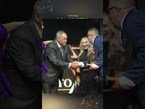 Cristina Leandro, prefeita de Edealina, Goiás recebeu o Trofeu Maguito Vilela