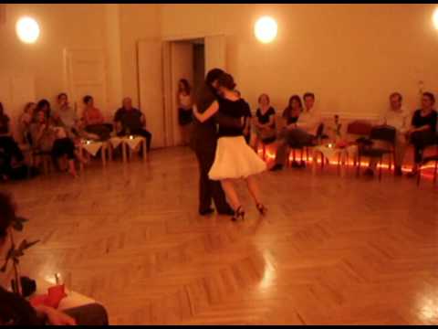  Martine Dennewald  and  Martín Bel  are  dancing  to  the  tango  "  Pensalo Bien  "