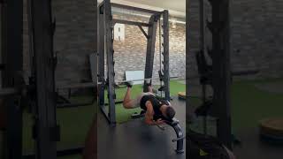 REVERSE GLUTE HYPEREXTENSION EN MULTIPOWER