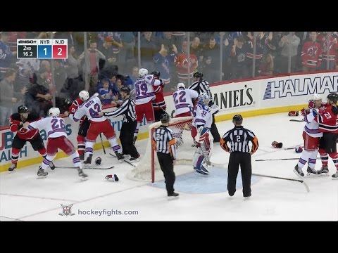 Nick Holden vs Miles Wood