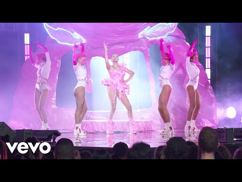 Kim Petras - Future Starts Now (Live on The 2021 MTV VMAs)