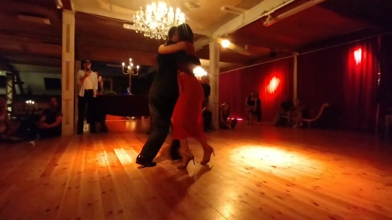 Video thumbnail for Liza Khuskivadze & Moritz Albert @ Tangoloft Berlin, 17. Aug. 2024, 2/3