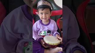 Download lagu Children practicing hadroh tambourine mp3 Download lagu Children practicing hadroh tambourine mp3