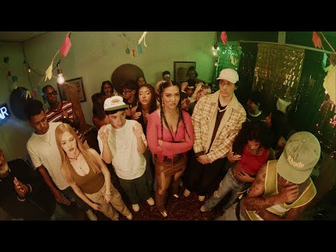 Gigi Mendez - Tradicional Ft. McKlopedia (Video Oficial)