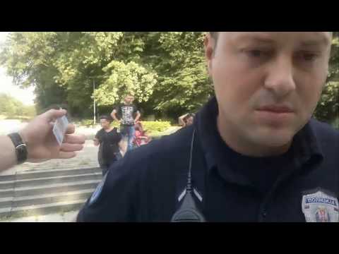 Kako sa policijom na protestu