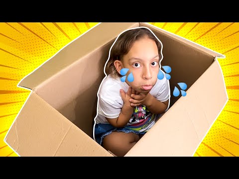 Maria Clara and the Funny Story about New Adopted Sisters - MC Divertida