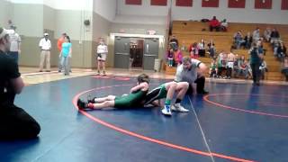 preview picture of video 'Levi bishop wrestling at East Ridge @ 80lb'