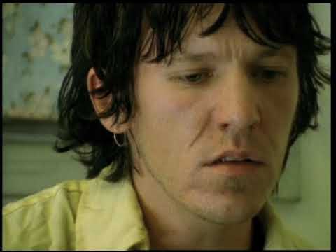 Elliott Smith Performing "Between the Bars" in Jem Cohen's LUCKY THREE (1997)
