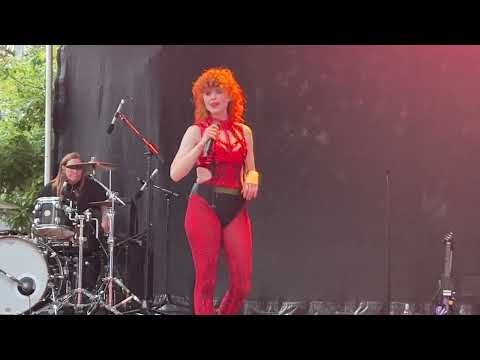 KIESZA RAE ELLESTAD “Hideaway” singer Hudson Yards NYC concert June 22 2022