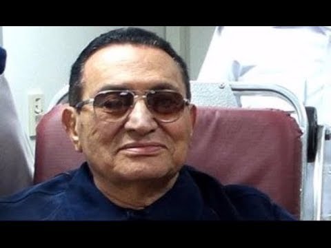 كيف نعى المشاهير الرئيس الأسبق مبارك