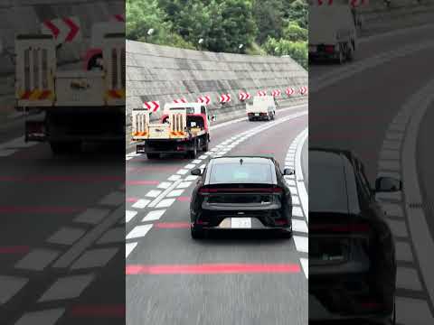 大型トラック撮影中おいおいドキュンカーブになった途端に減速で車線変更かいなあ💦恥ずかしいなあ💦 #トラック #automobile