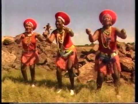 Mahlathini & The Mahotella Queens ~ Thokozile (Official African Video)