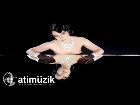 Özlem Özel - Sevdiğimin Kurbanıyım [ © Official Video ]