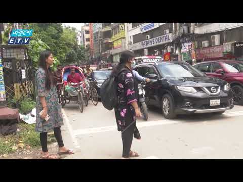 রাজধানীর মোড়ে মোড়ে ট্রাফিক নিয়ন্ত্রণে কাজ করছে শিক্ষার্থী-আনসার