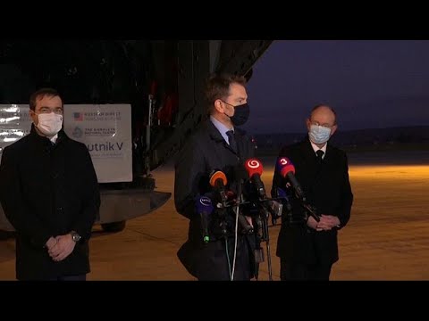 Кризис и скандал из-за 'Спутника-V'