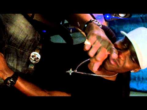 Young Deedz Chilling... Big Up His Friends Back Home