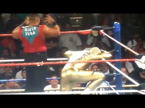 The Caribbean Legend slaps the Golden Bum of Goldust - Savio Vega