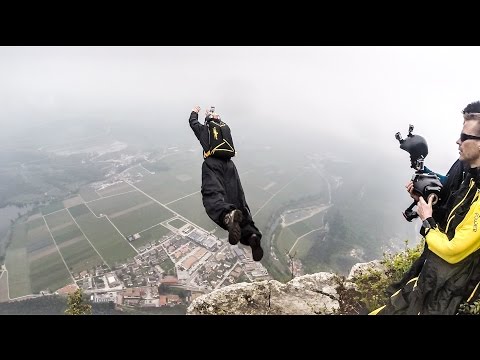 Rino Pisetta tracking B.A.S.E. jump