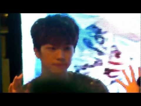 130407 Wooyoung a Hi5 event