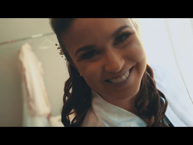 Maquiagem; Making of; Noiva; Noivo; Pré Wedding; Street Wedding; Celina Munhoz; Adriana Kruger; Manu Garcia; Camarim Madri; Wandering Wedding; São Francisco de Paula; Fotografia de Casal; Fotografia de Casamento; Pré Wedding; São Leopoldo; Belo Horizonte;'