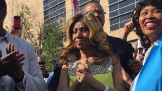 Aretha Franklin unveils street named in her honor