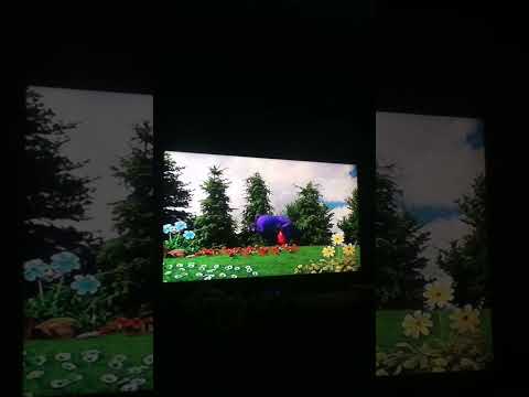 Teletubbies Favourite Things Tinky Winky Looks For Laa Laa's Ball in A Tree