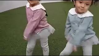 Download lagu Joget anak kecil lucu banget dance baby twings... mp3