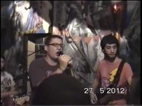 Revolt & Defy Diakopes sto xaki