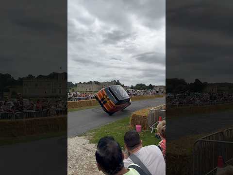 Range Rover SVR Car Stunt by Terry Grant, Leeds Castle ???????? #car #carstunt #terrygrant #rangerover