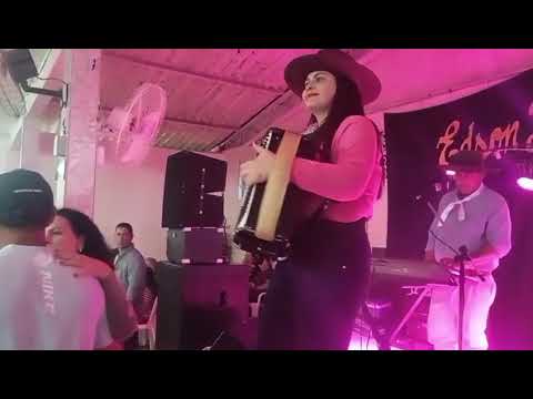 Alana Gaiteira e família em Palmital-PR 