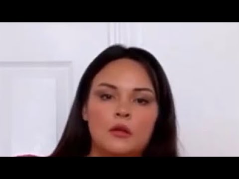 Nicole Johansson | Plus sized model Curvy Fashion Model | Nicole Johansson bio, wiki, biography, age