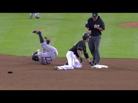 HOU@PIT: Gonzalez throws out Freese to end game