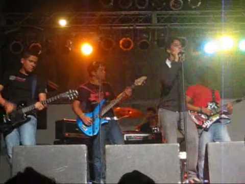 Aurora en el cd release de ALF