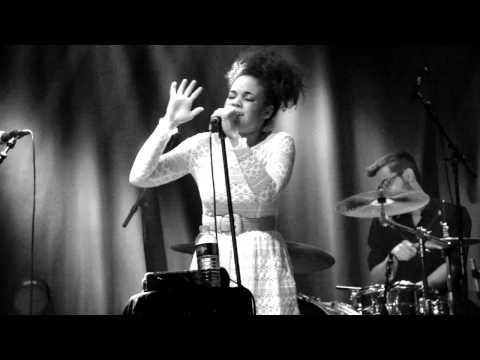 Andreya Triana - Lost Where I Belong