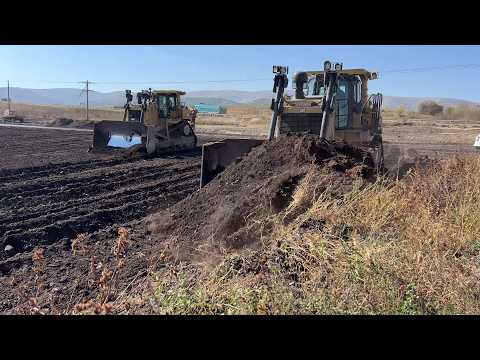 Caterpillar D9T Bulldozers Leveling Old Mine For Rehabilitation – 4K Earthmoving Action Videos